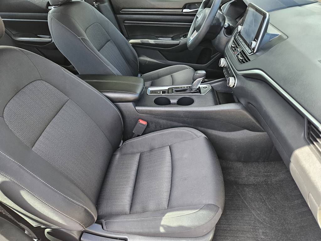 Thumbnail: 2019 Nissan Altima - 10