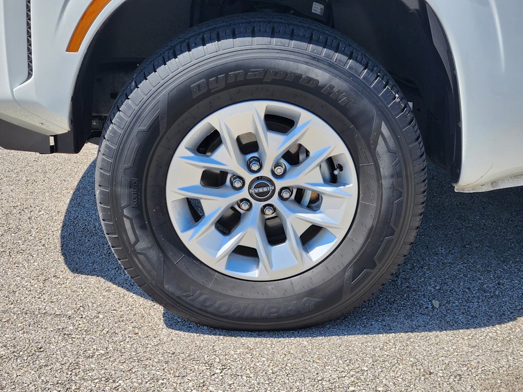 Thumbnail: 2024 Nissan Frontier - 22
