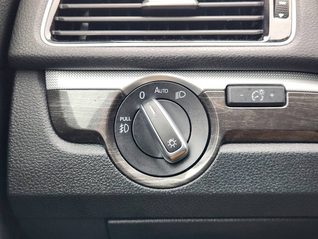 Thumbnail: 2016 Volkswagen Passat - 29