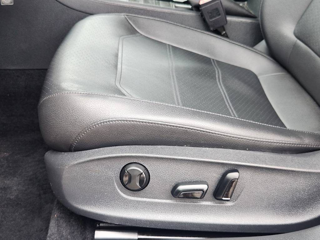 Thumbnail: 2016 Volkswagen Passat - 31