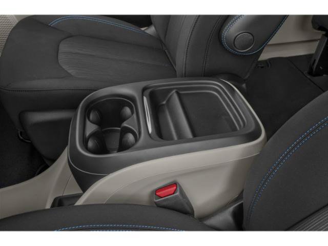 Thumbnail: 2021 Chrysler Pacifica - 12