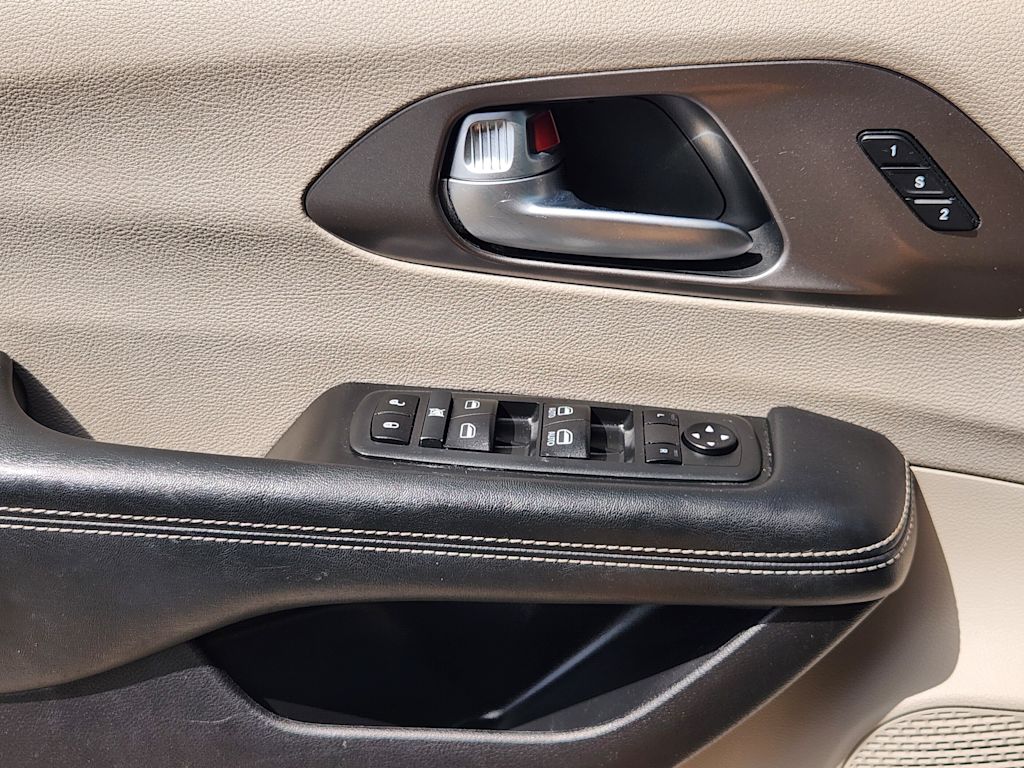 Thumbnail: 2021 Chrysler Pacifica - 28