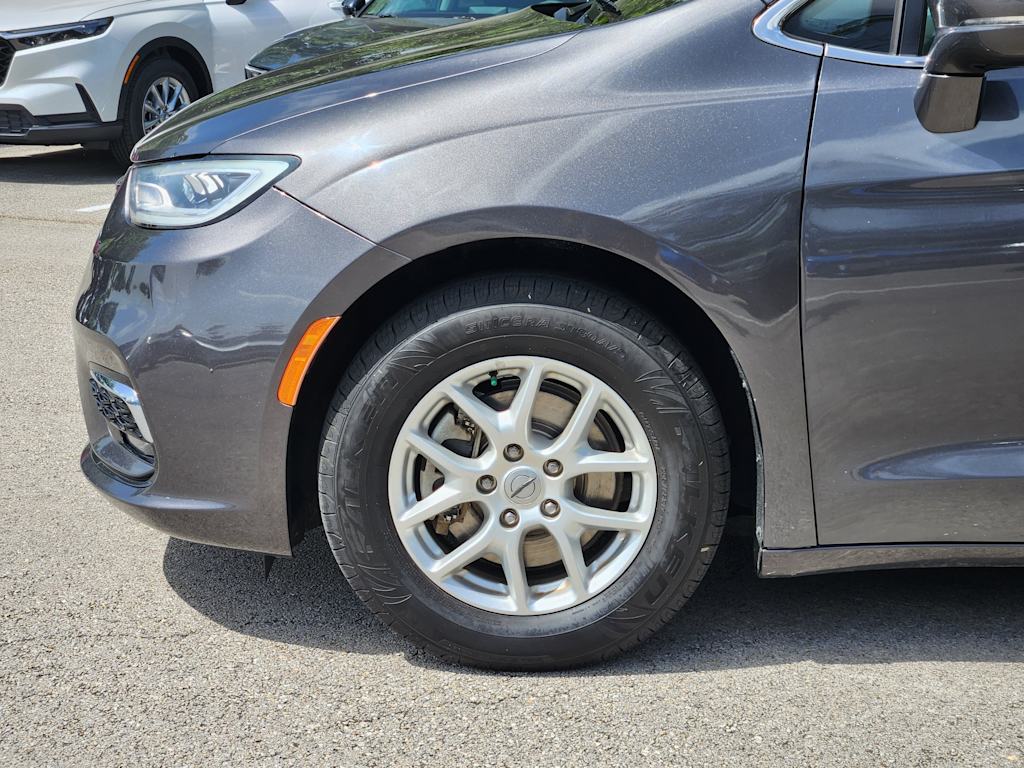 Thumbnail: 2021 Chrysler Pacifica - 6