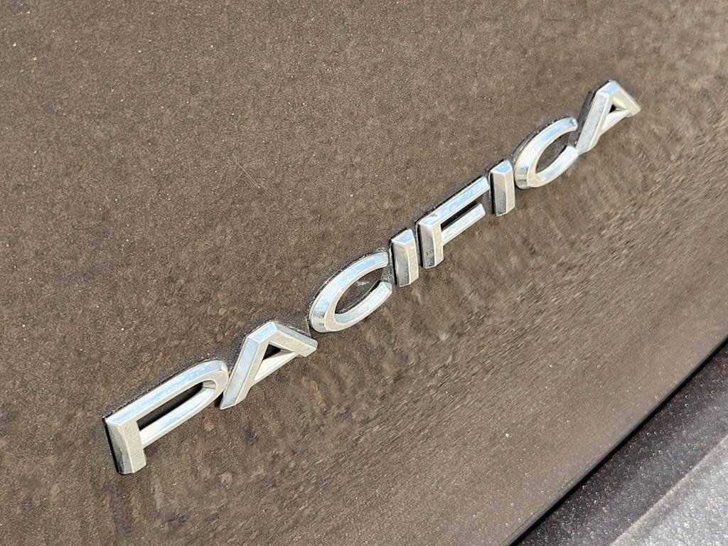 Thumbnail: 2021 Chrysler Pacifica - 5