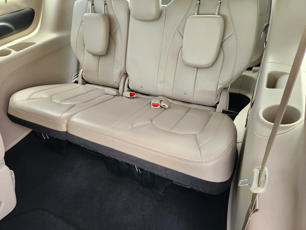 Thumbnail: 2021 Chrysler Pacifica - 11