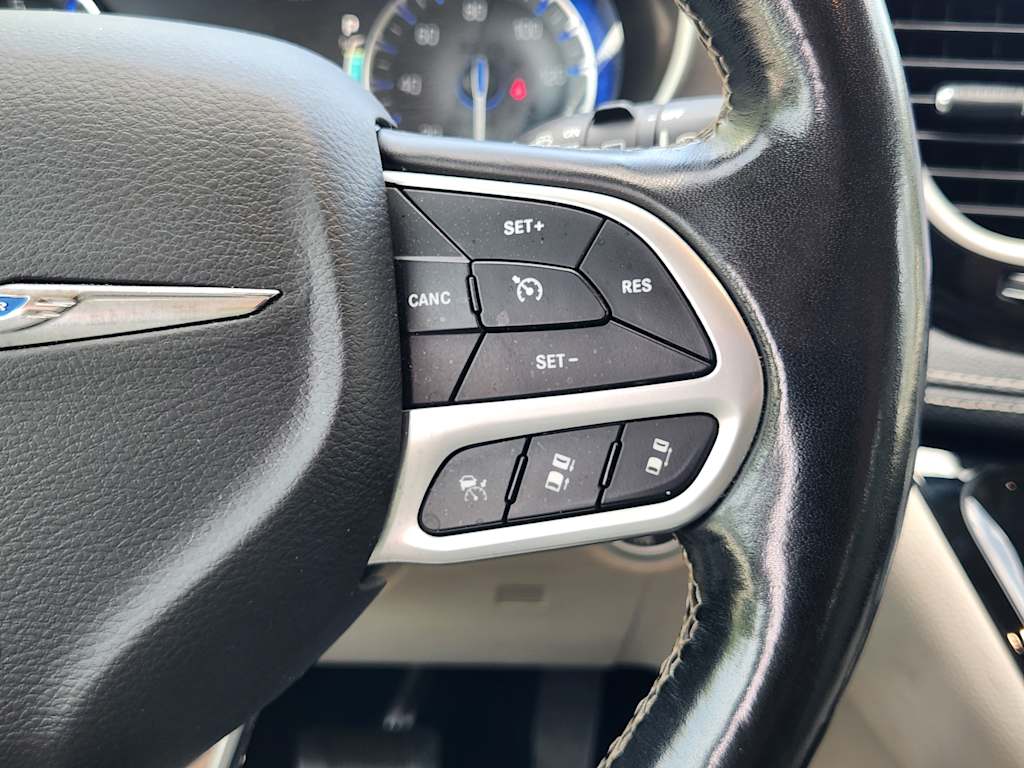 Thumbnail: 2021 Chrysler Pacifica - 31