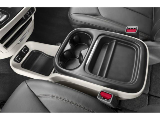 Thumbnail: 2018 Chrysler Pacifica - 8