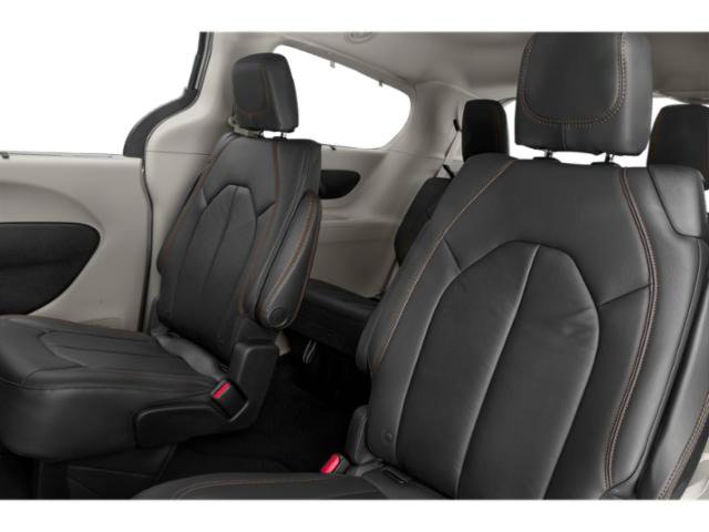 Thumbnail: 2018 Chrysler Pacifica - 7