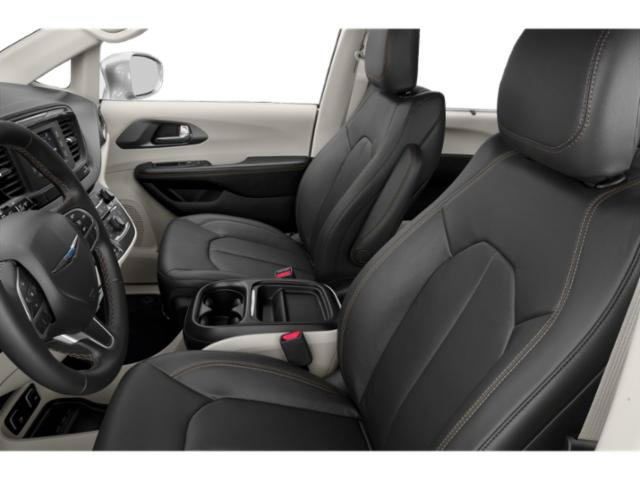 Thumbnail: 2018 Chrysler Pacifica - 6
