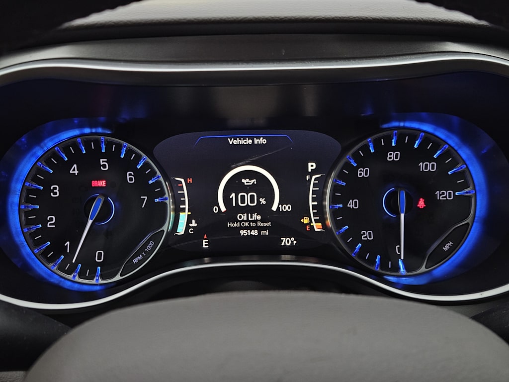 Thumbnail: 2018 Chrysler Pacifica - 14