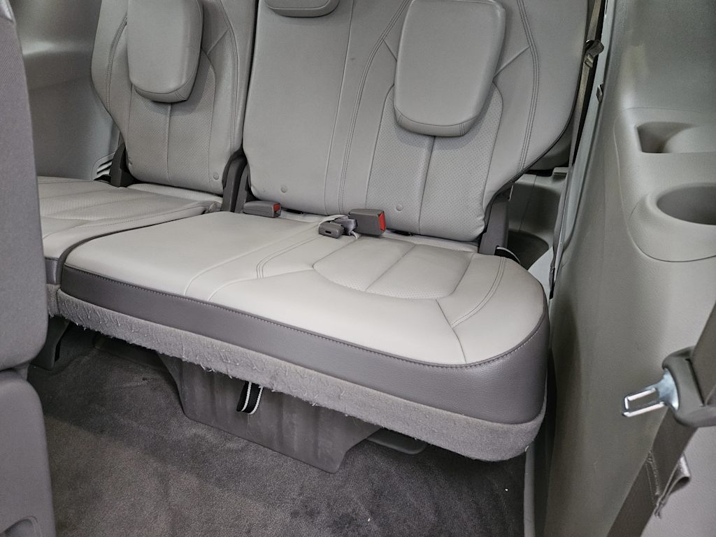 Thumbnail: 2018 Chrysler Pacifica - 31