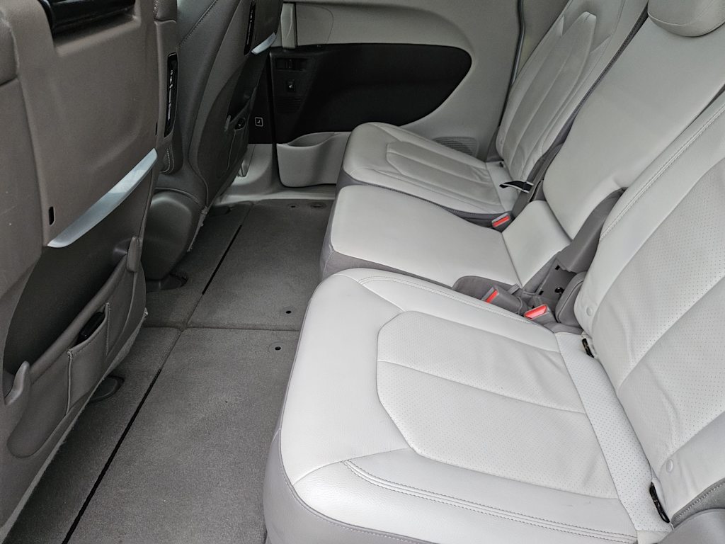 Thumbnail: 2018 Chrysler Pacifica - 11