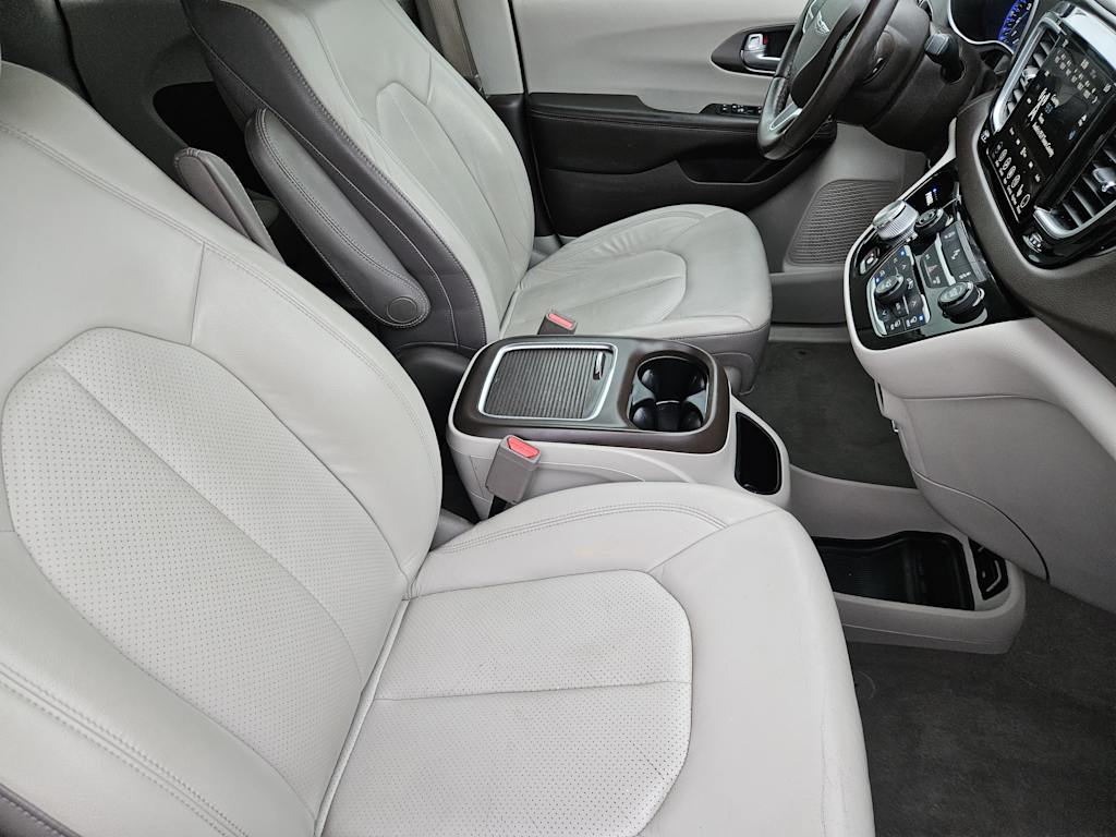Thumbnail: 2018 Chrysler Pacifica - 10