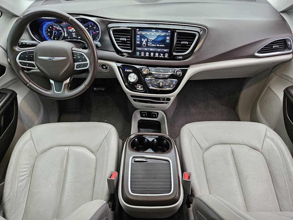 Thumbnail: 2018 Chrysler Pacifica - 8