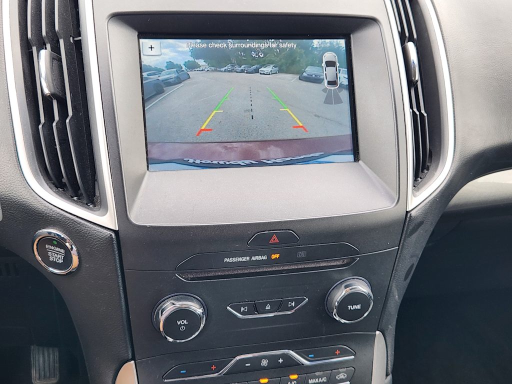 Thumbnail: 2016 Ford Edge - 26