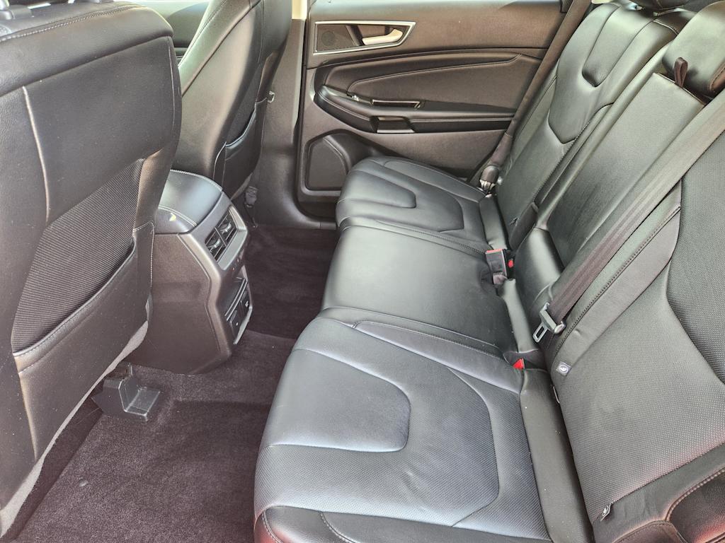 Thumbnail: 2015 Ford Edge - 11