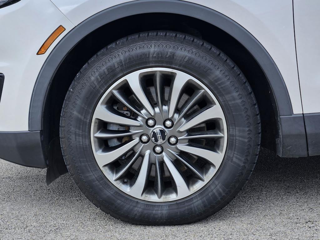 Thumbnail: 2019 Lincoln Nautilus - 22