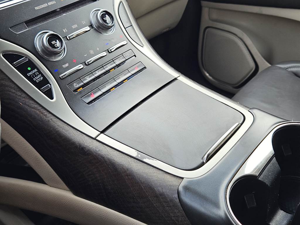 Thumbnail: 2019 Lincoln Nautilus - 14