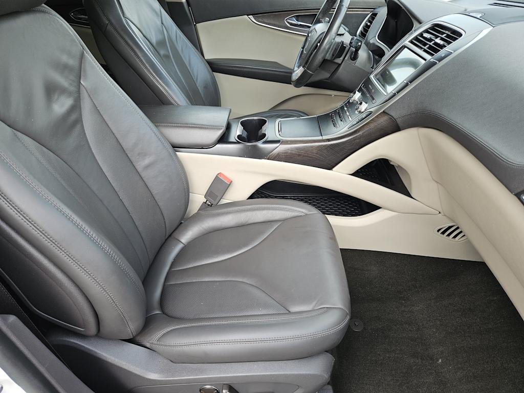 Thumbnail: 2019 Lincoln Nautilus - 10