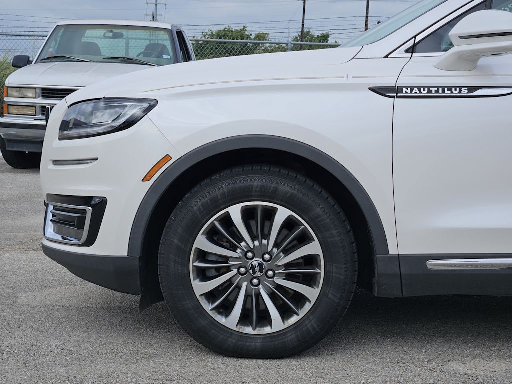 Thumbnail: 2019 Lincoln Nautilus - 6
