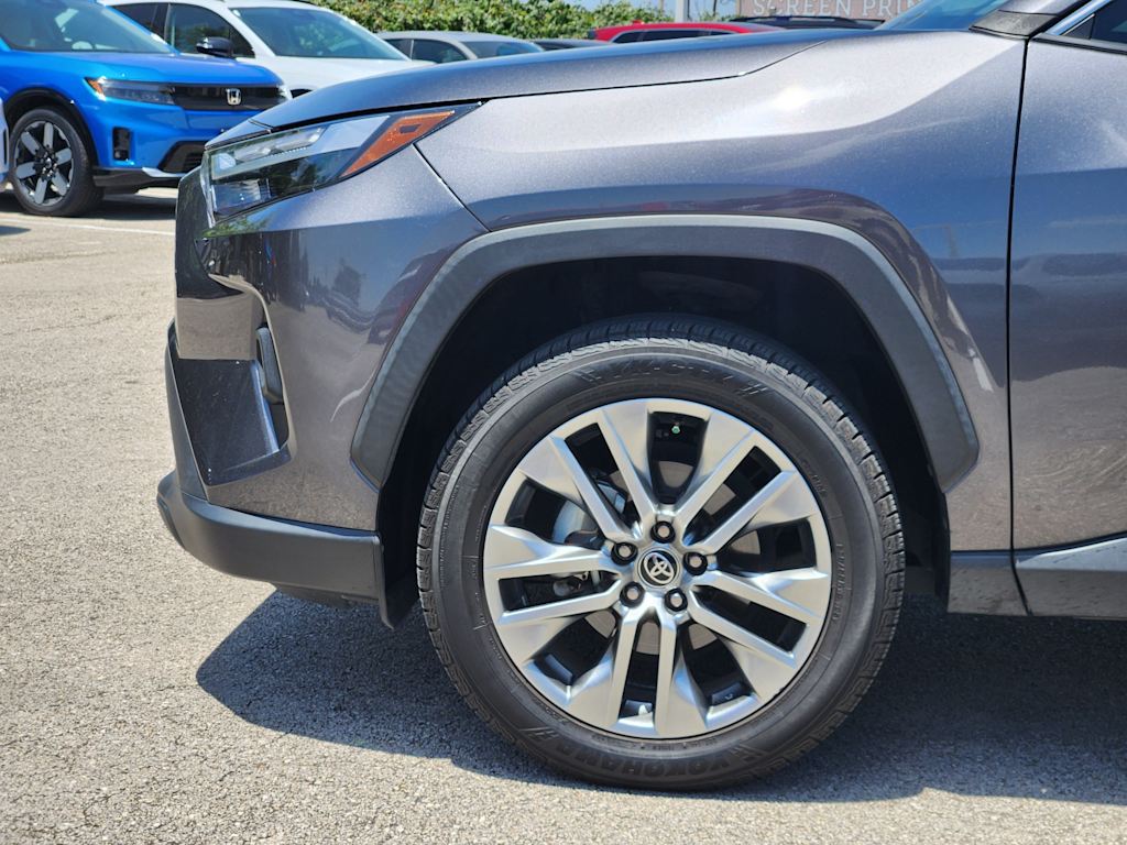 Thumbnail: 2022 Toyota RAV4 - 6