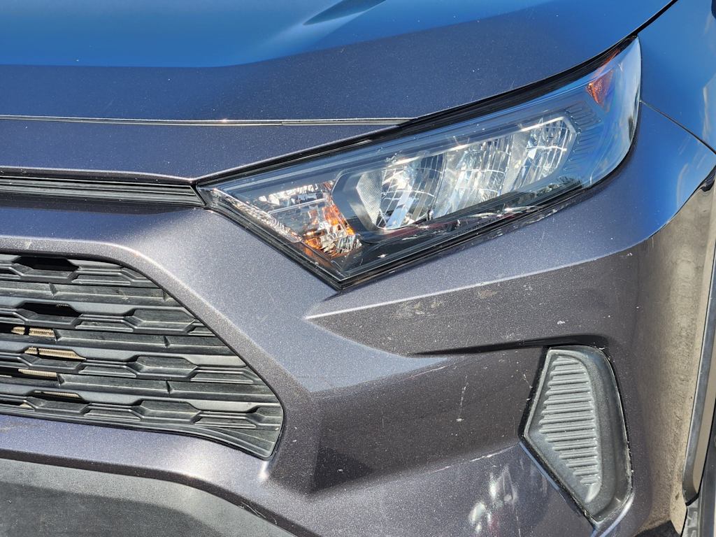 Thumbnail: 2022 Toyota RAV4 - 19