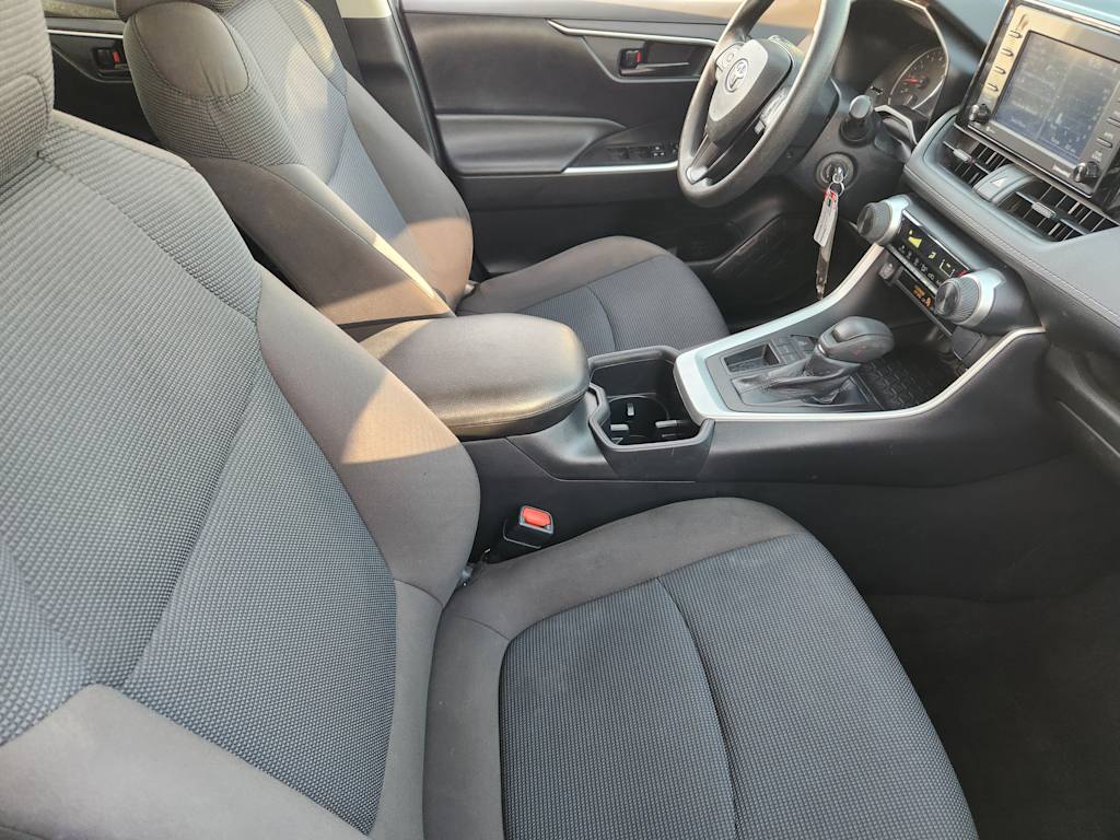 Thumbnail: 2022 Toyota RAV4 - 8