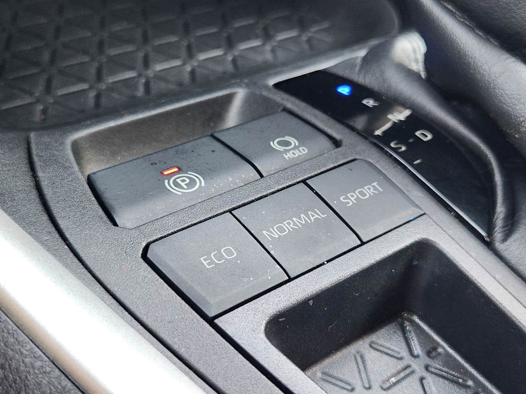 Thumbnail: 2022 Toyota RAV4 - 25