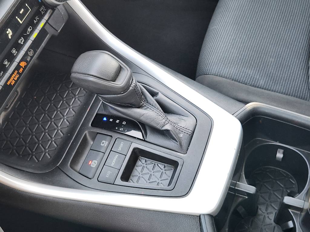 Thumbnail: 2022 Toyota RAV4 - 12