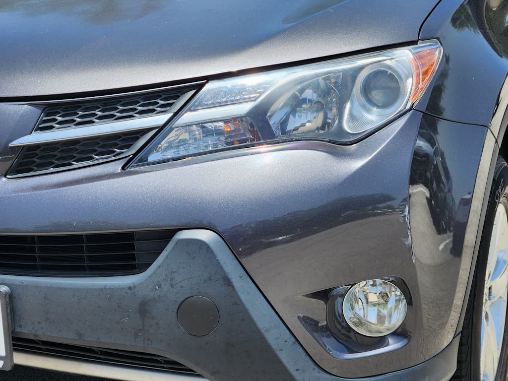 Thumbnail: 2013 Toyota RAV4 - 21