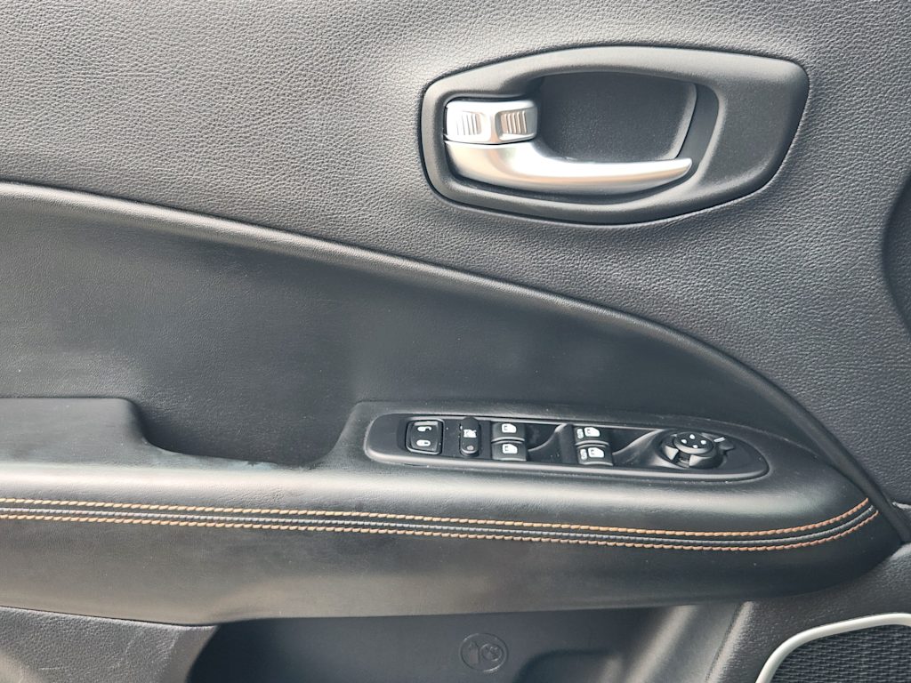 Thumbnail: 2019 Jeep Compass - 27