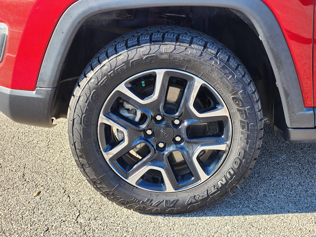 Thumbnail: 2019 Jeep Compass - 21
