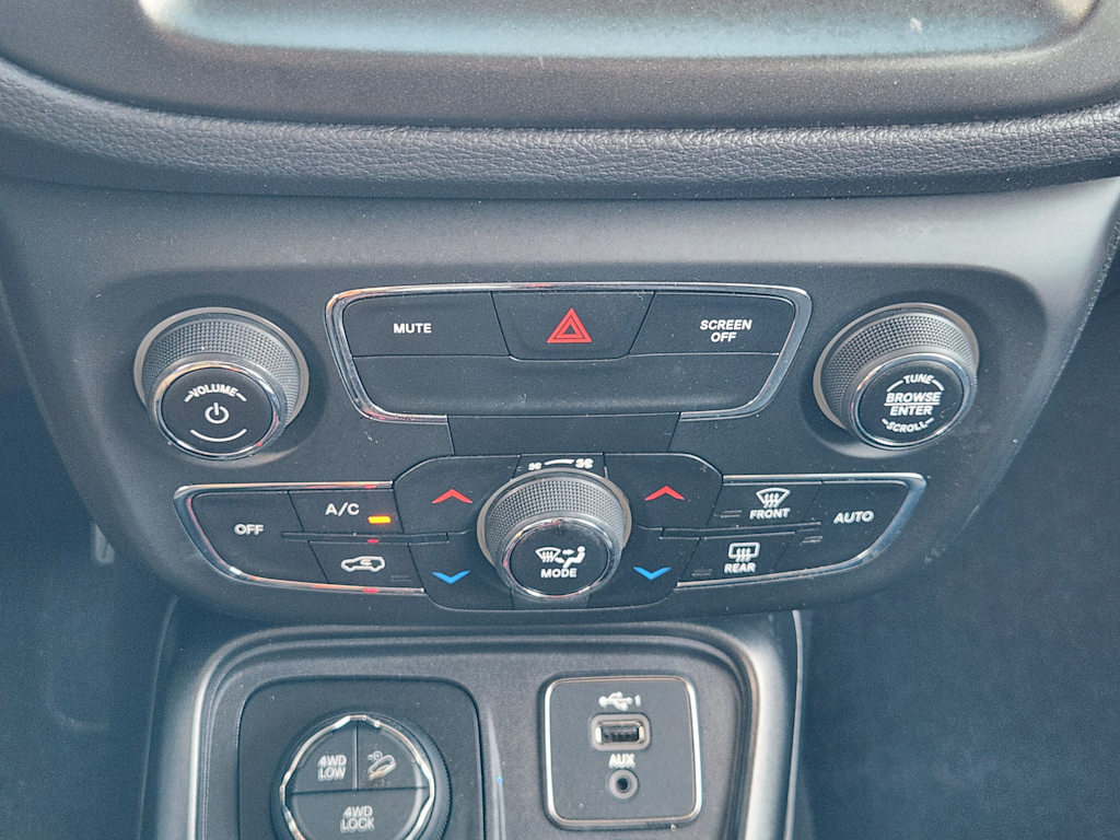 Thumbnail: 2019 Jeep Compass - 22