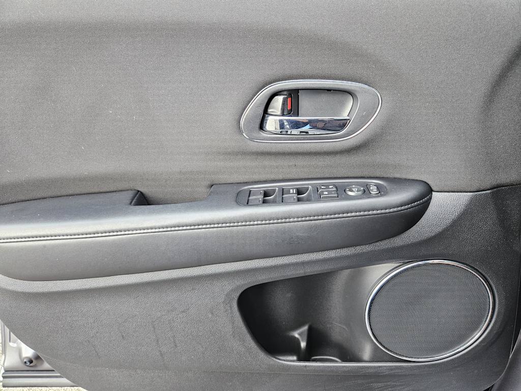 Thumbnail: 2016 Honda HR-V - 28