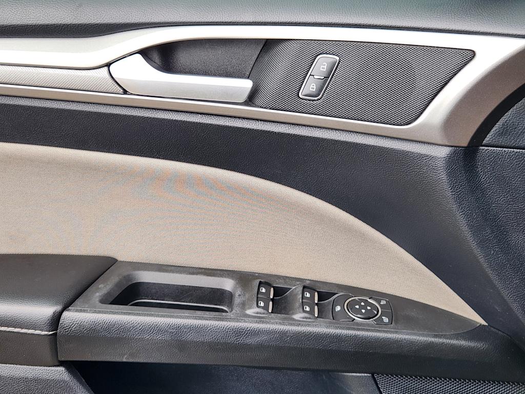 Thumbnail: 2020 Ford Fusion - 26