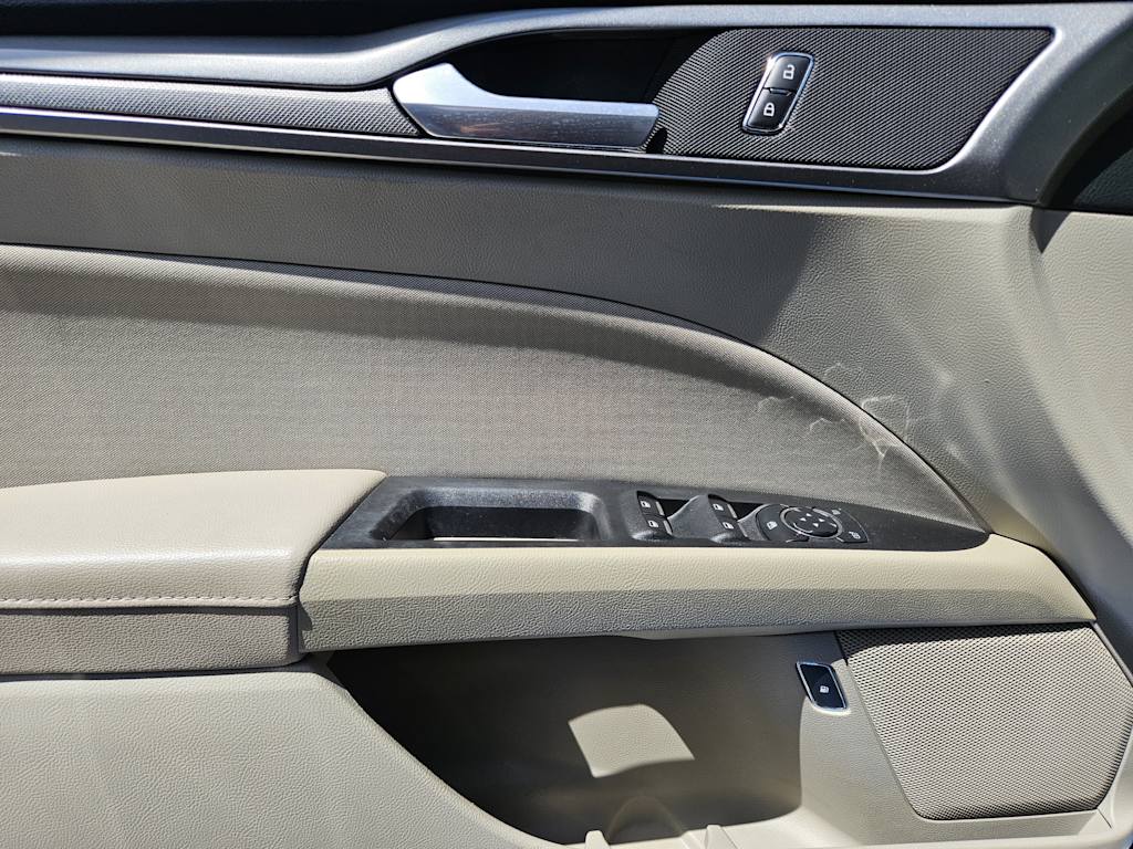 Thumbnail: 2020 Ford Fusion - 28