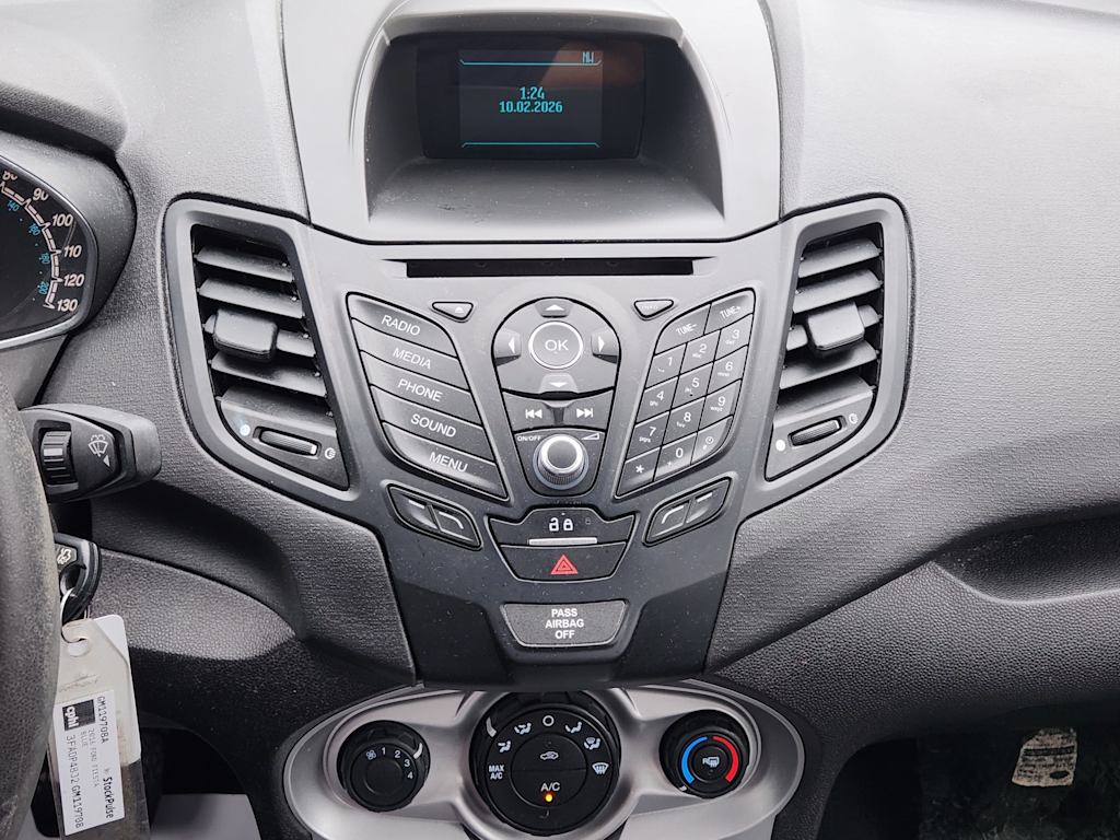 Thumbnail: 2016 Ford Fiesta - 12
