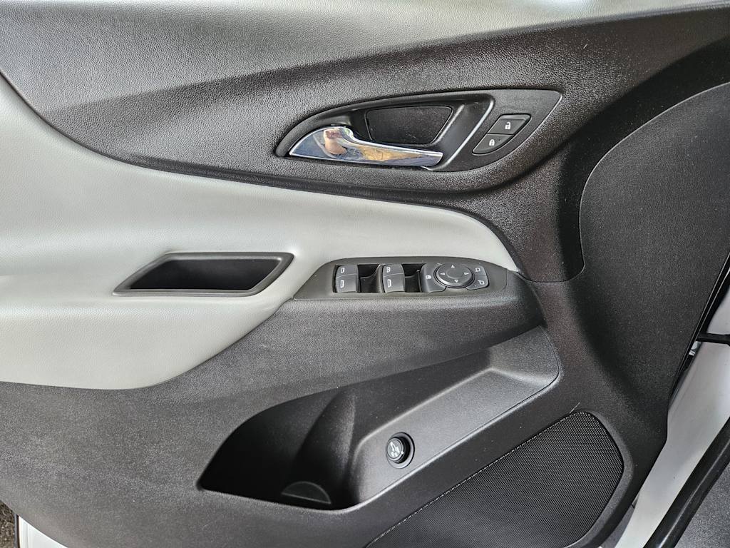 Thumbnail: 2021 Chevrolet Equinox - 31