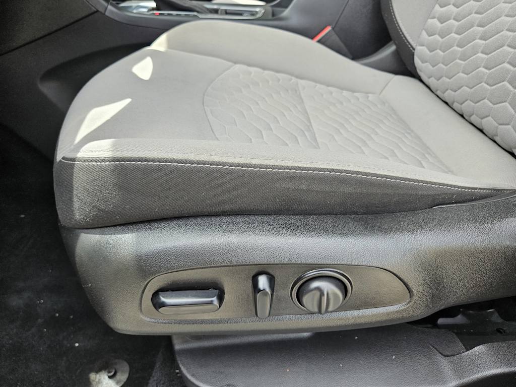 Thumbnail: 2021 Chevrolet Equinox - 32