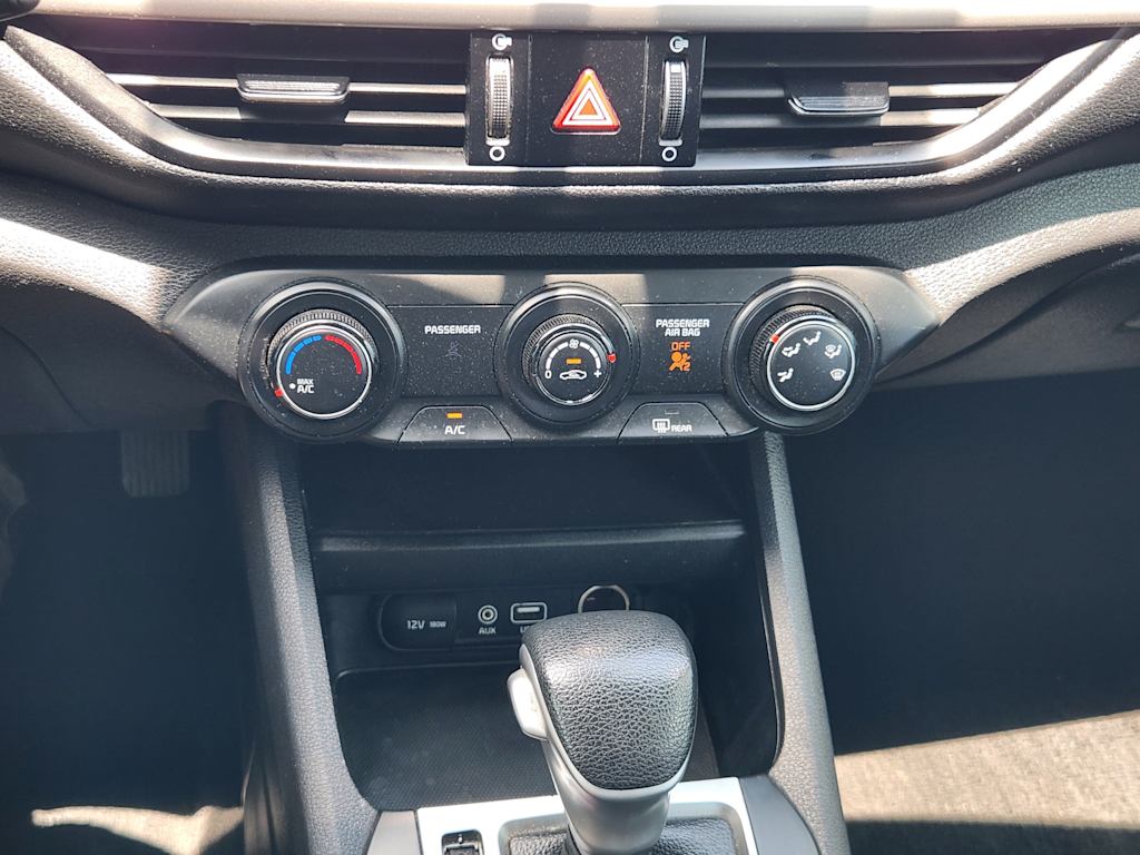 Thumbnail: 2021 Kia Forte - 25