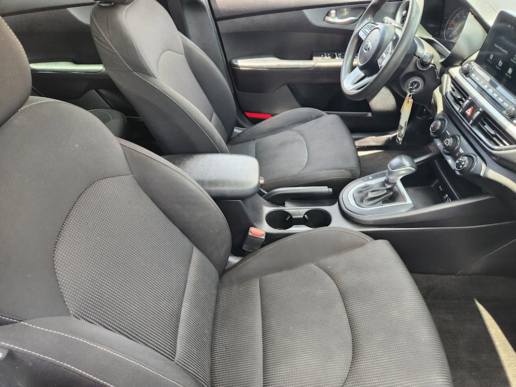 Thumbnail: 2021 Kia Forte - 10
