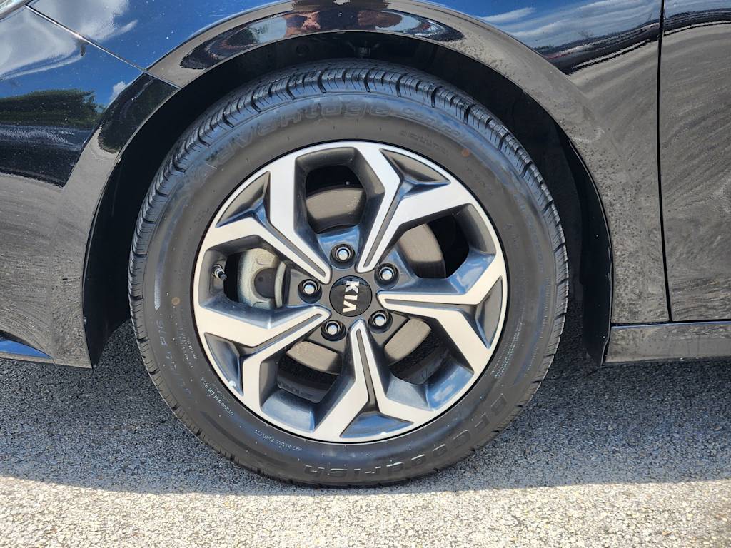 Thumbnail: 2021 Kia Forte - 22