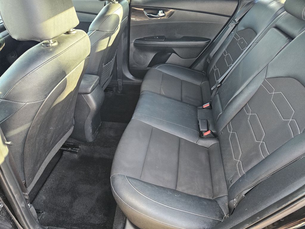Thumbnail: 2021 Kia Forte - 12