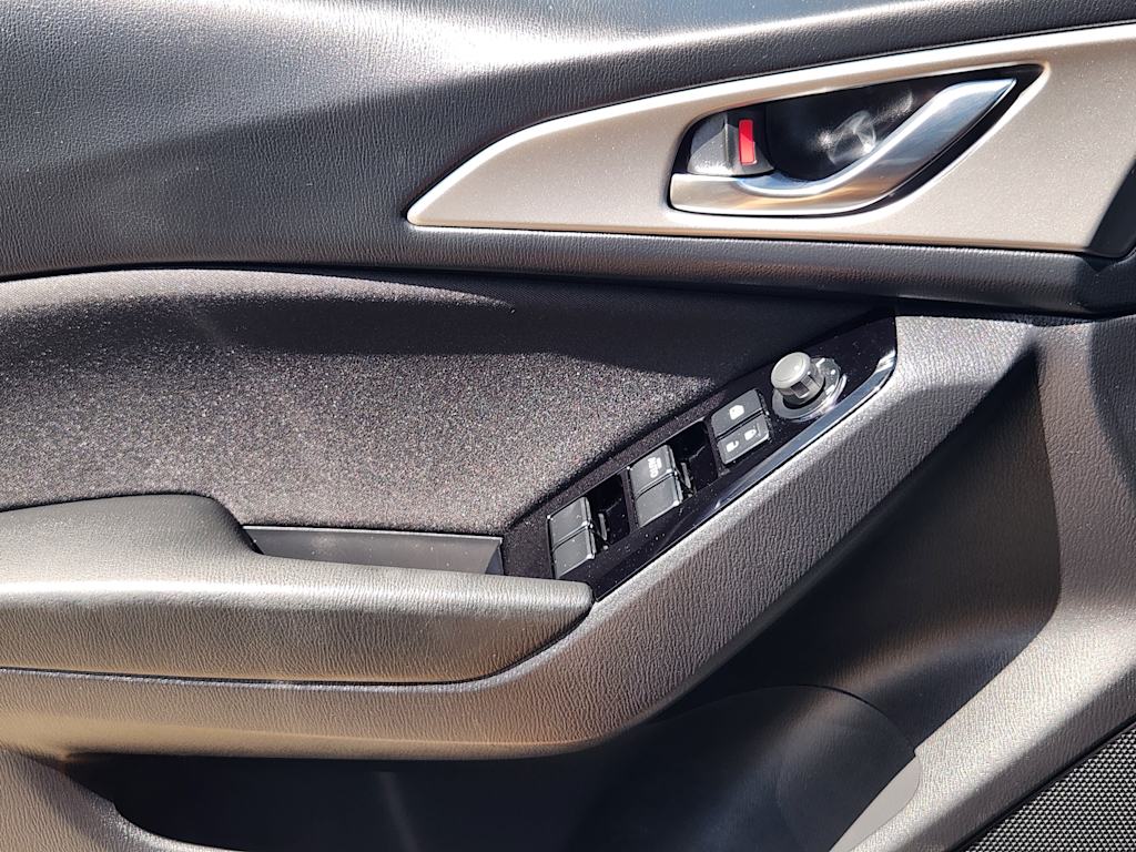 Thumbnail: 2017 Mazda Mazda3 - 28