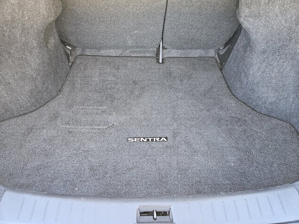 Thumbnail: 2017 Nissan Sentra - 16