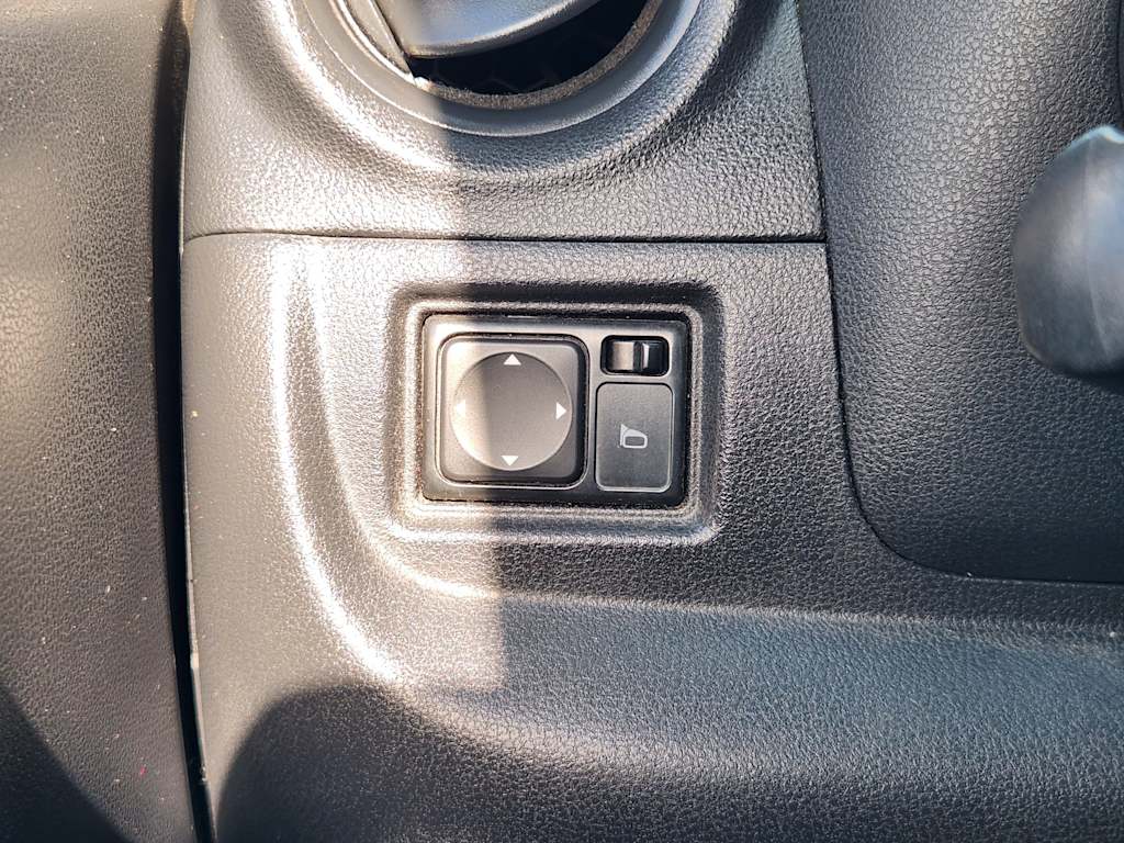 Thumbnail: 2016 Nissan Versa - 25