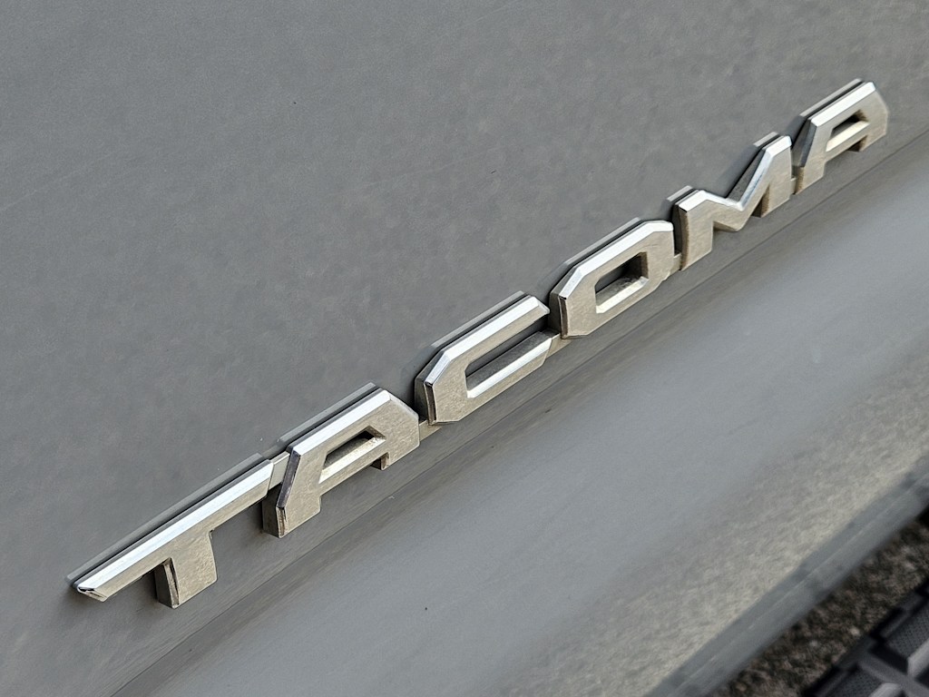 Thumbnail: 2020 Toyota Tacoma - 6