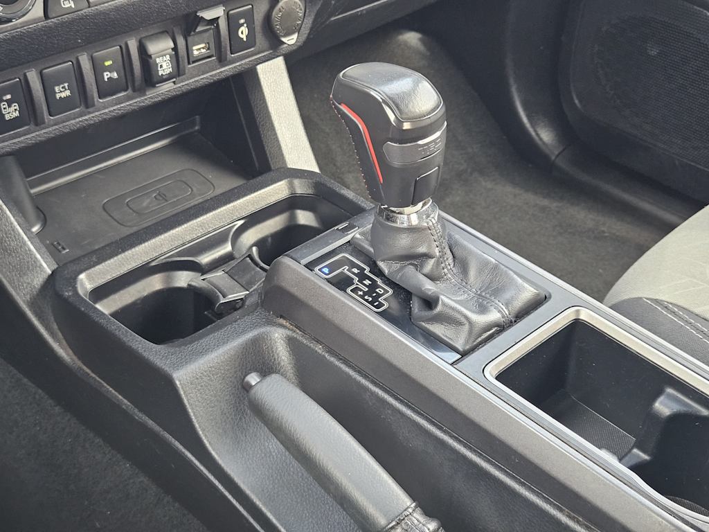 Thumbnail: 2020 Toyota Tacoma - 15
