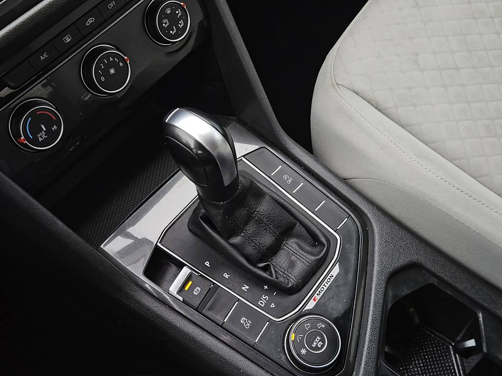 Thumbnail: 2018 Volkswagen Tiguan - 14