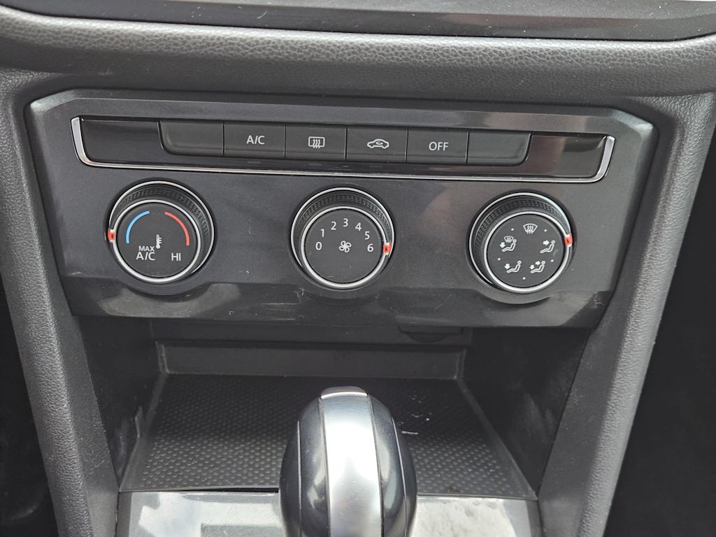 Thumbnail: 2018 Volkswagen Tiguan - 27